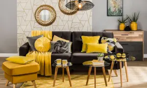Co powiesić na ścianie w salonie? 12 inspirujących pomysłów na dekorację