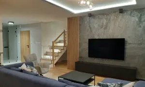 Jak zrobić lamele w salonie - krok po kroku do stylowego wnętrza