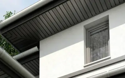 Grafitowa dachówka i idealna podbitka dachowa – jak je dopasować?
