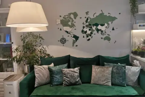 Co na ścianę w salonie? Inspiracje, które odmieniają wnętrza na zawsze