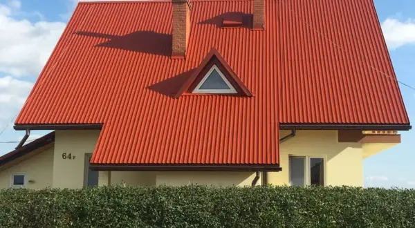 Jaki kolor dachówki wybrać, aby uniknąć błędnych decyzji budowlanych?