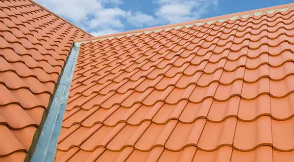 Jaka farba do dachówki ceramicznej zapewnia najlepszą ochronę i trwałość?