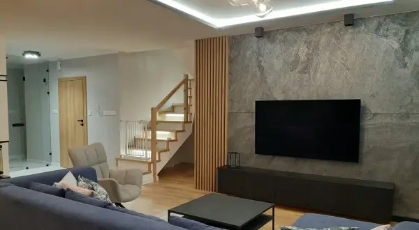 Jak zrobić lamele w salonie - krok po kroku do stylowego wnętrza