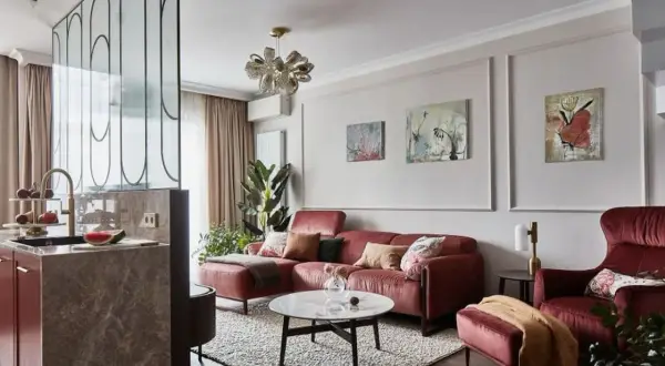 Inspiracje na ścianę przy stole w salonie – stwórz elegancką aranżację