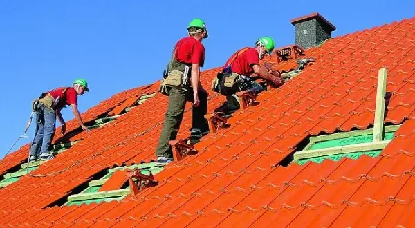 Jak naprawić dach z dachówki - skuteczne metody i ważne wskazówki