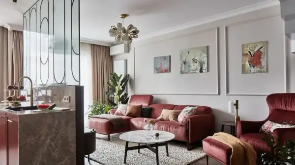 Inspiracje na ścianę przy stole w salonie – stwórz elegancką aranżację